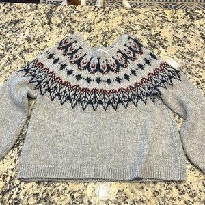 Old Navy XS petite gray sweater. Length 20 inches. Pit to pit 17 inches